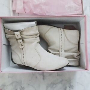 Kenzie white Beware booties/ankle boots